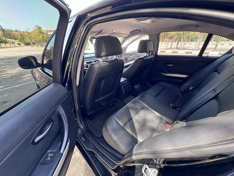 BMW 320i — 7