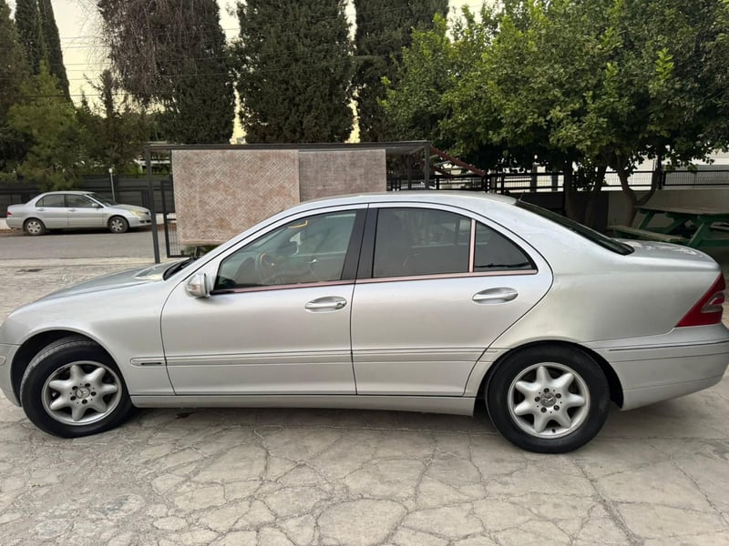 Mercedes-Benz C 220 — 8