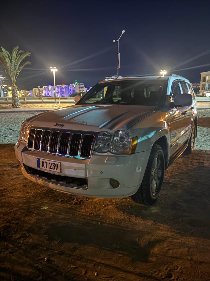 Jeep Grand Cherokee — 1/3