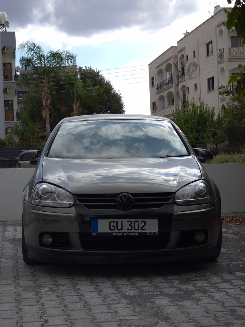 Volkswagen Golf — 1/8