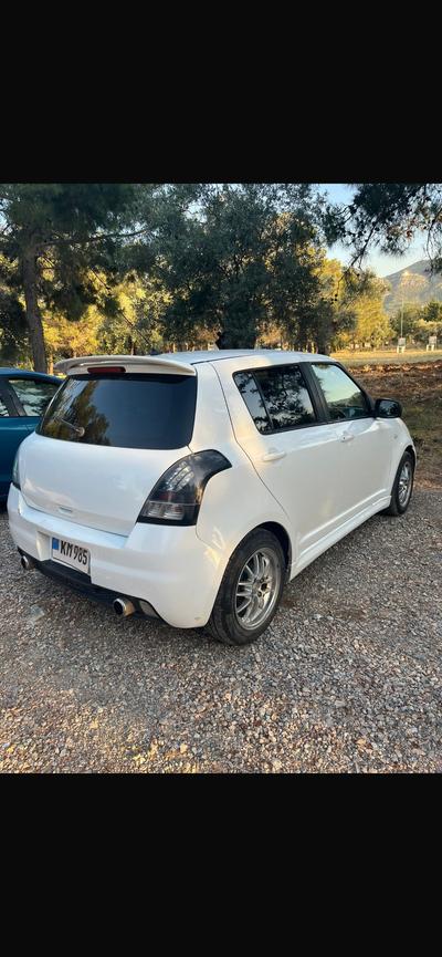 Suzuki Swift — 1