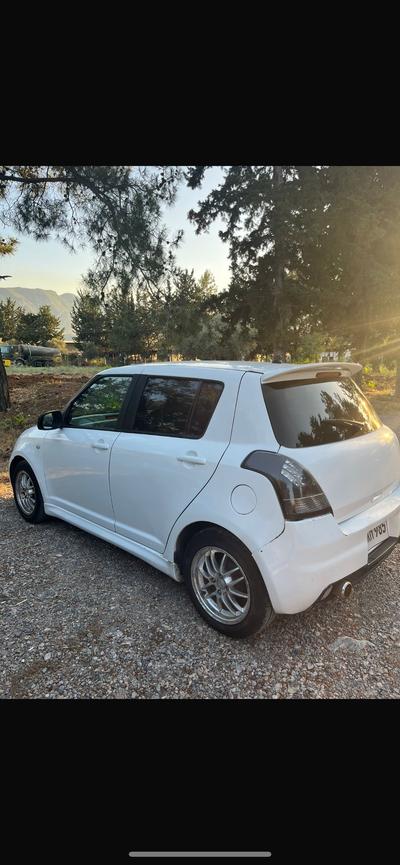 Suzuki Swift — 4