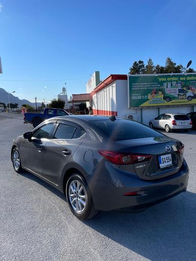 Mazda Axela — 3