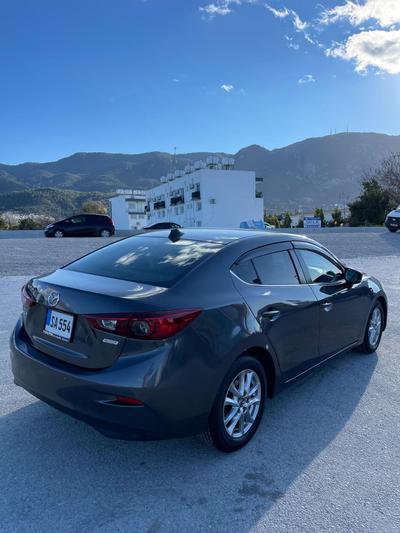 Mazda Axela — 6