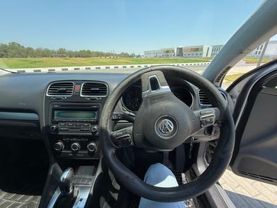 Volkswagen Golf — 6