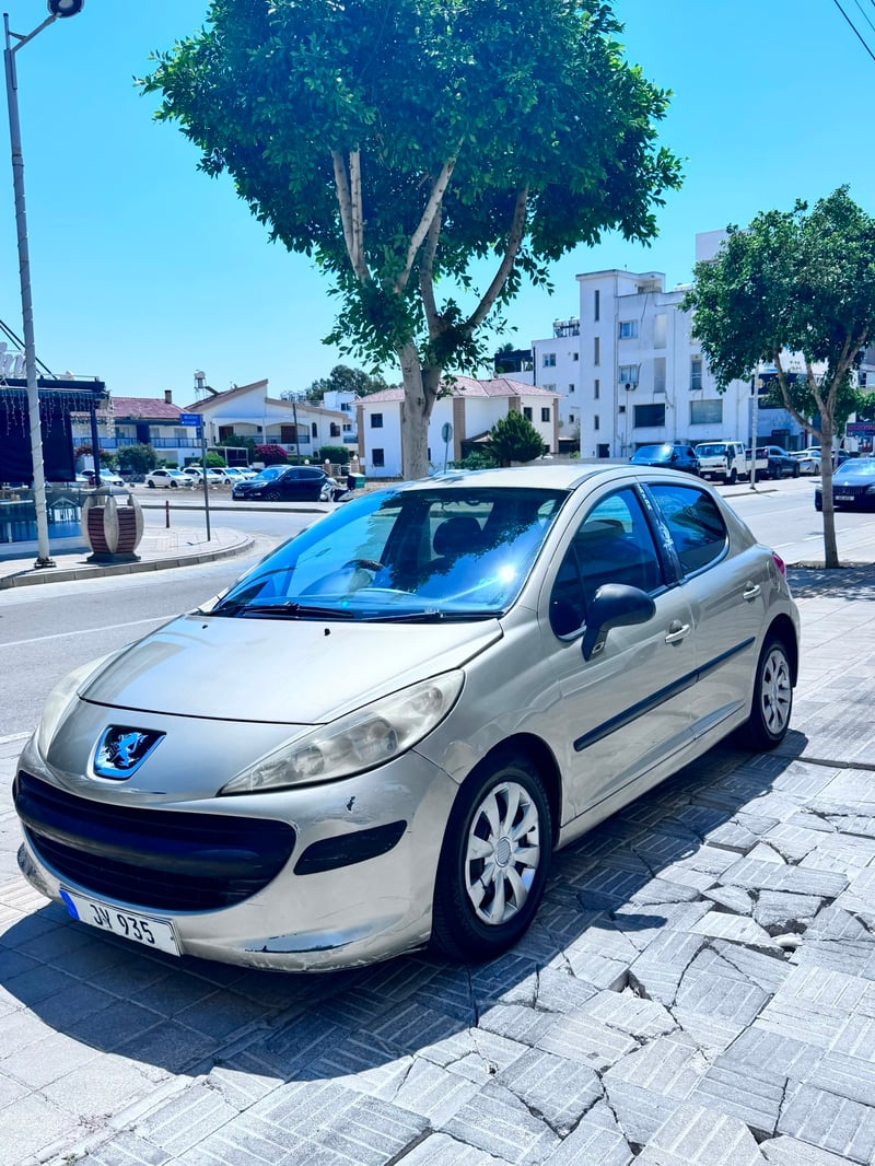 Peugeot 207 — 1/5