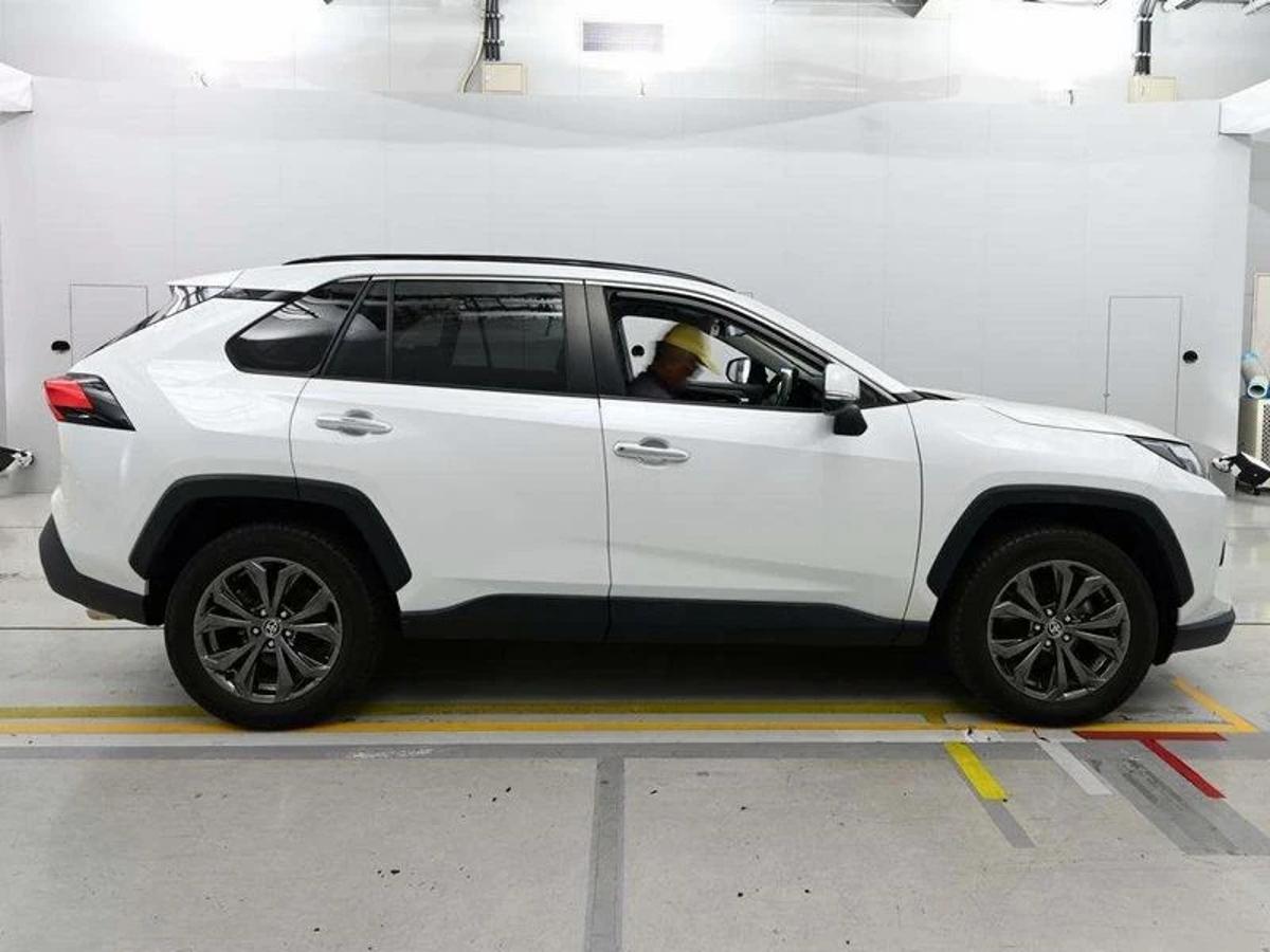 2024 Toyota RAV4 8