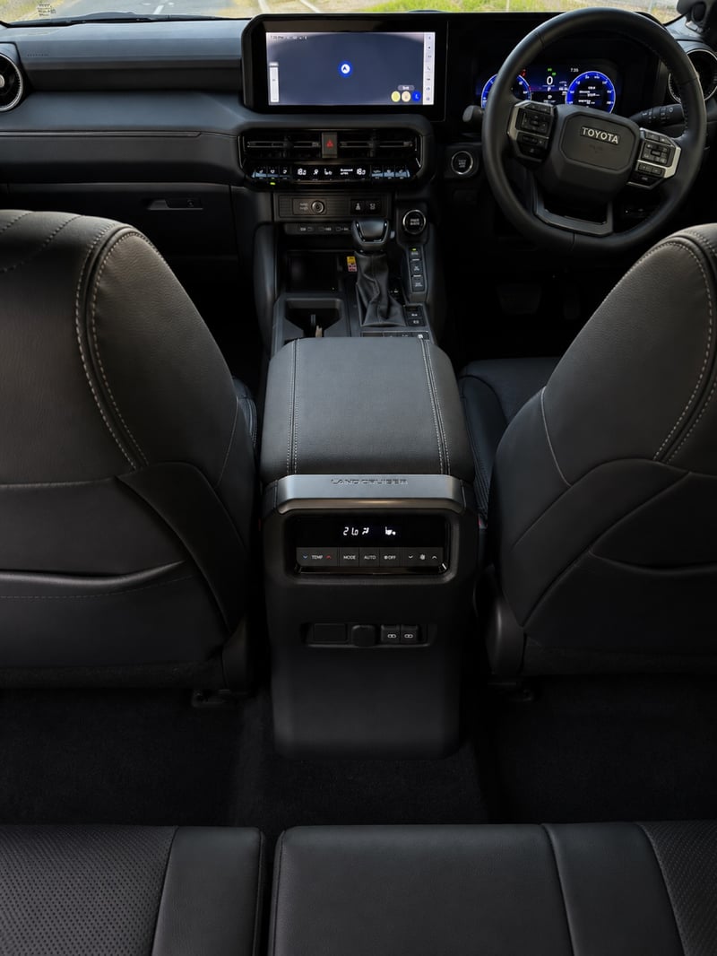 Toyota Land Cruiser — 7