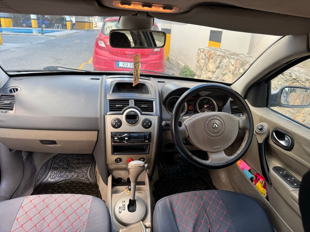 2005 Renault Megane 8