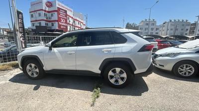 Toyota RAV4 — 1