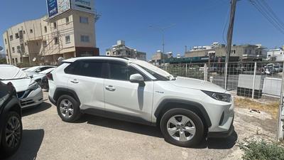 Toyota RAV4 — 3