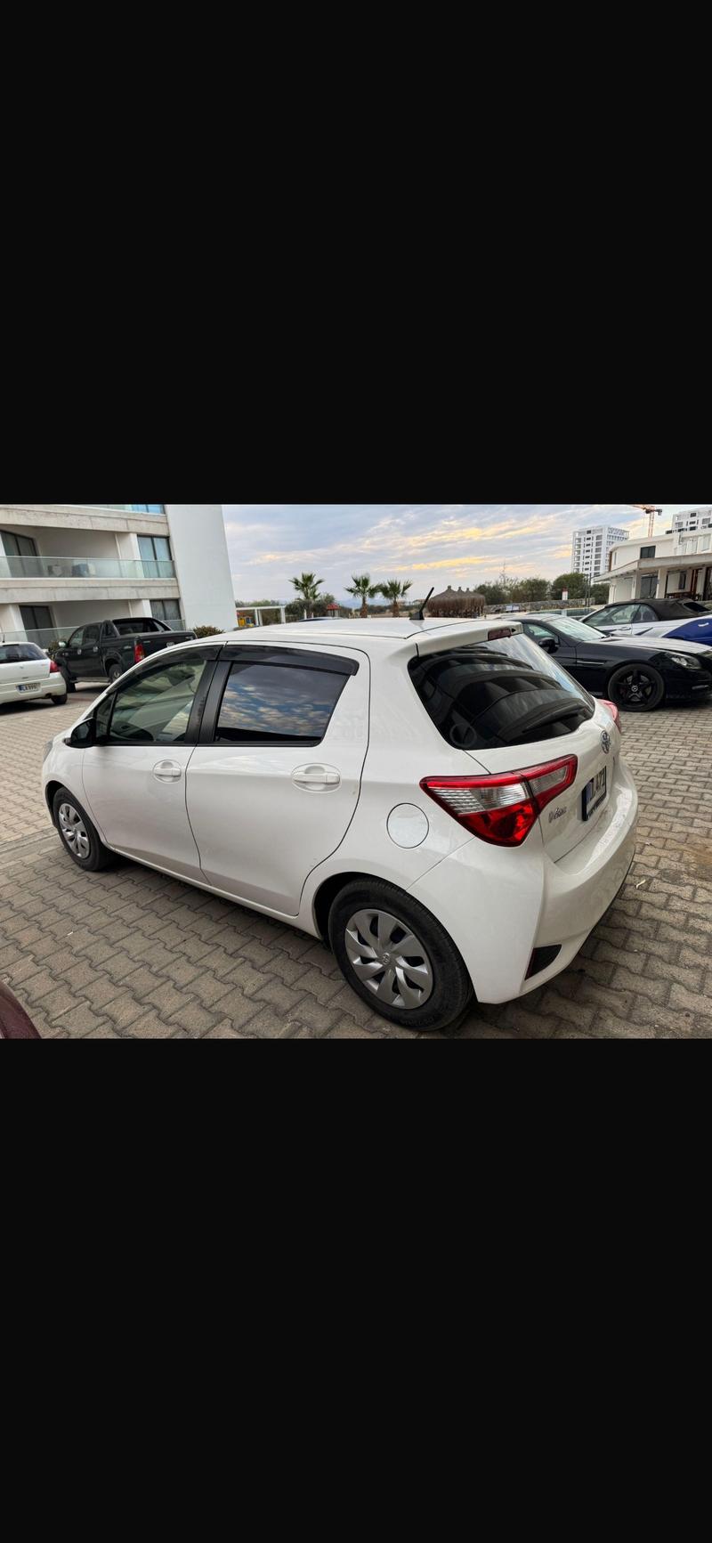 Toyota Vitz — 1/5