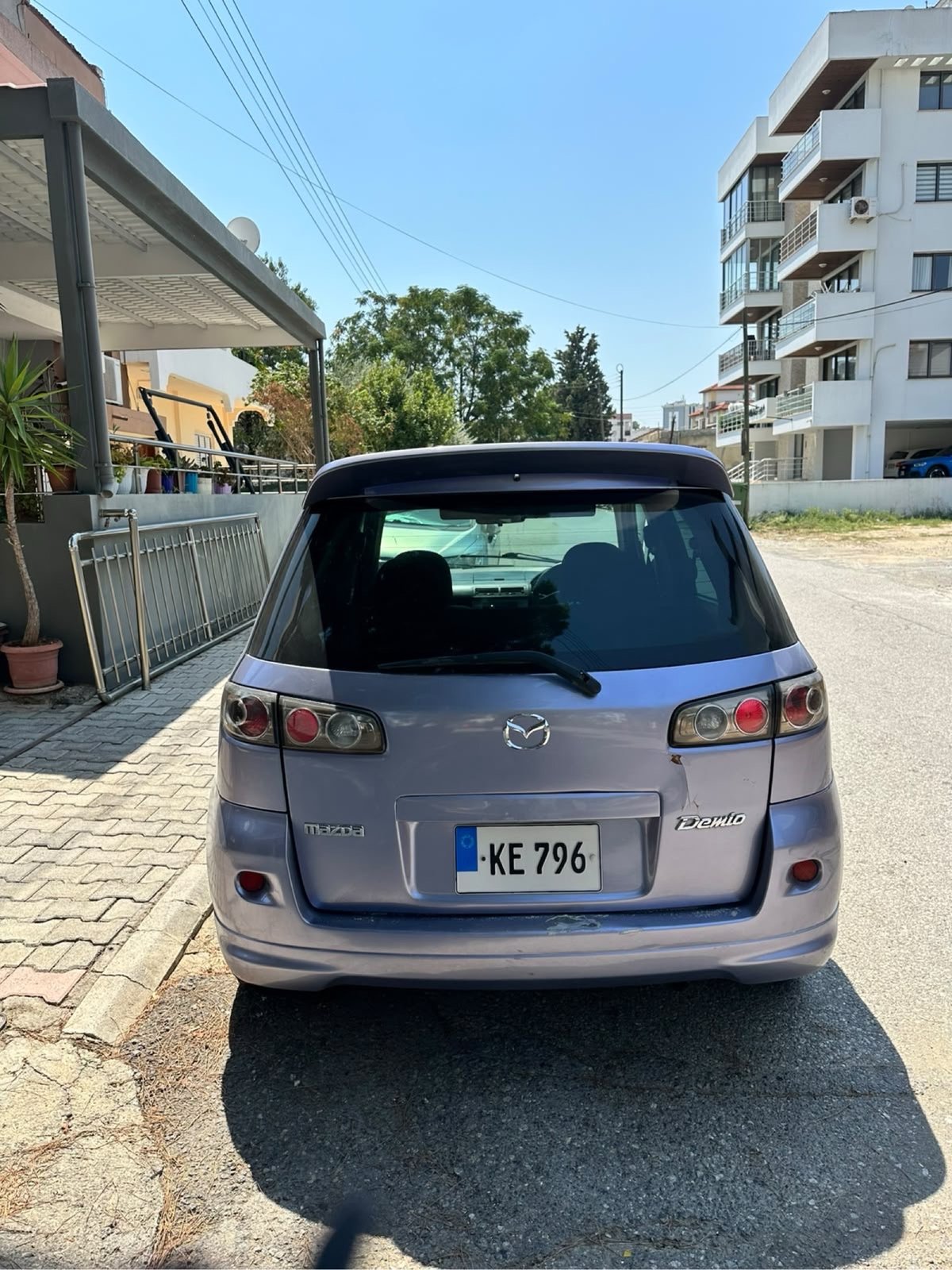 2005 Mazda Demio 3
