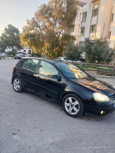 Volkswagen Golf — 3