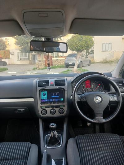 Volkswagen Golf — 5