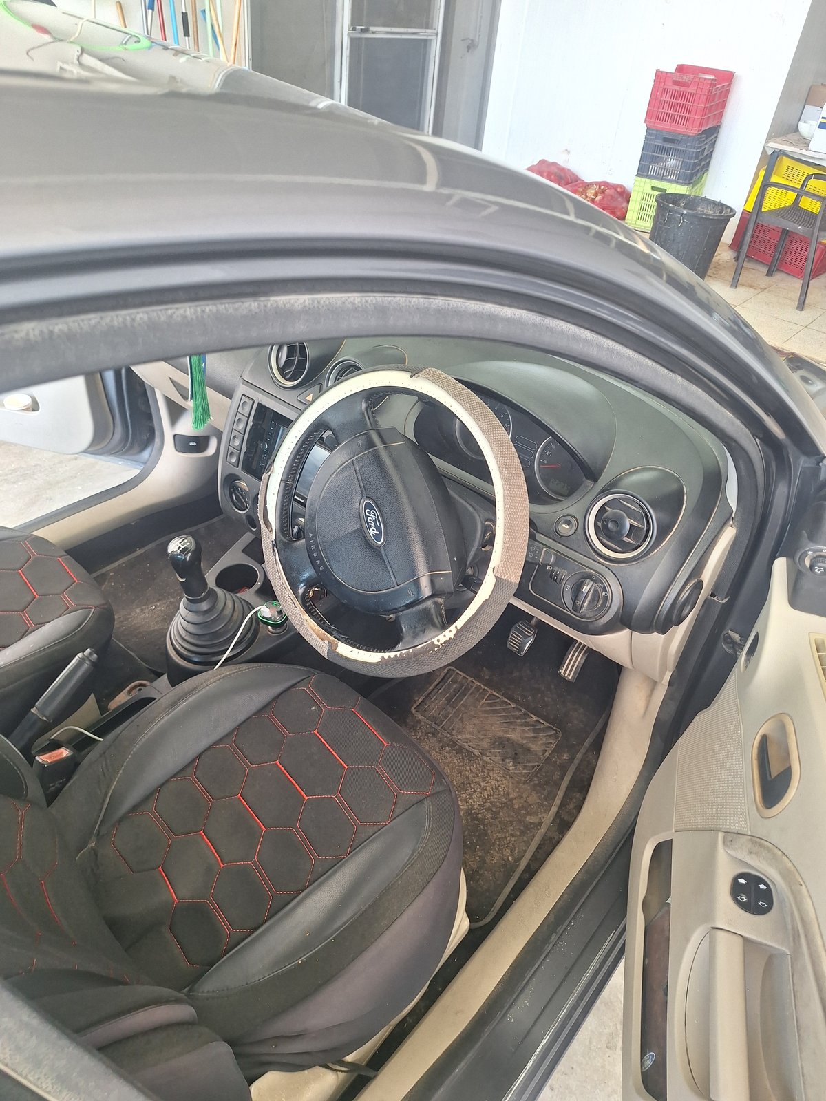 2004 Ford Fiesta 3
