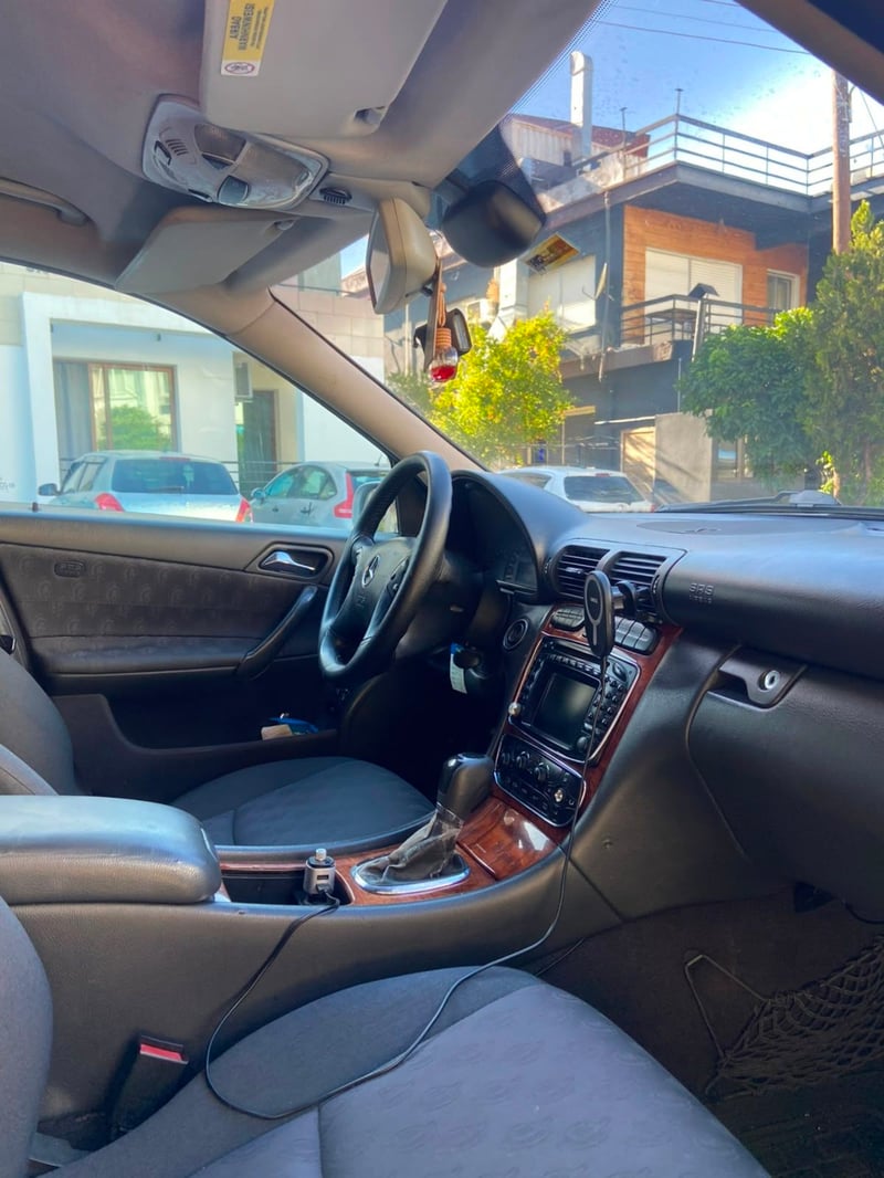 Mercedes-Benz C 220 — 4