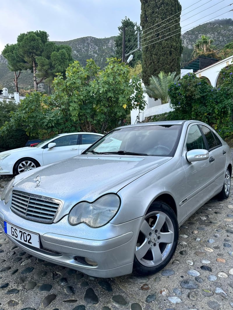 Mercedes-Benz C 220 — 1/9