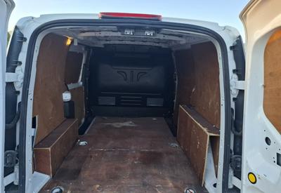Ford Transit Connect — 9