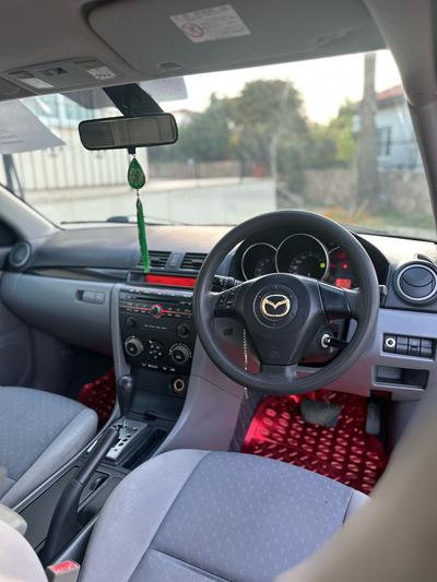 Mazda Axela — 1