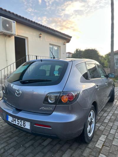 Mazda Axela — 2