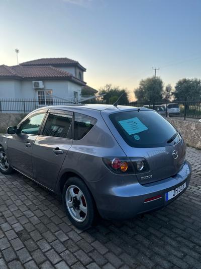 Mazda Axela — 3