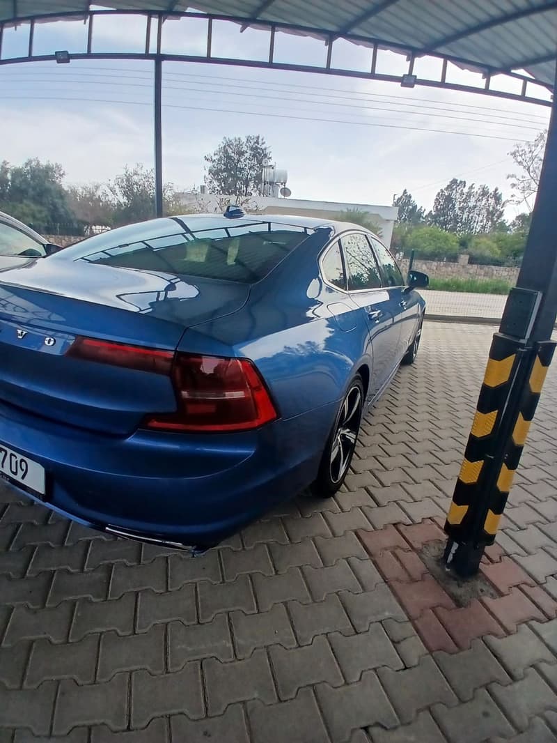 Volvo S90 — 1/9