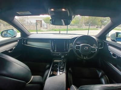 Volvo S90 — 9