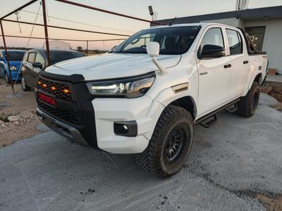 Toyota Hilux — 5