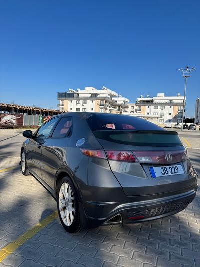 Honda Civic — 6
