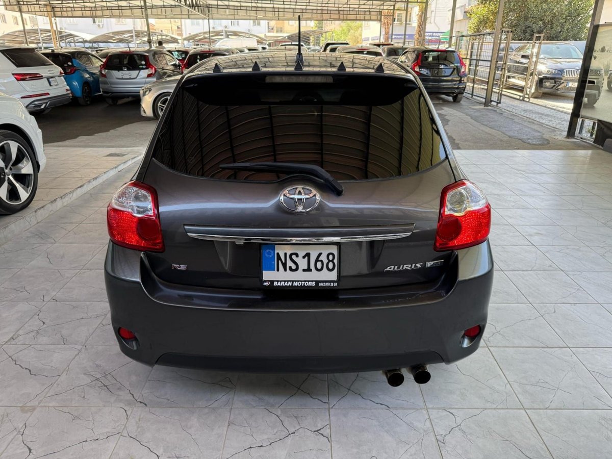 2011 Toyota Auris