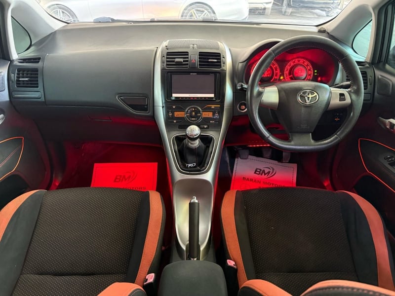 Toyota Auris — 2
