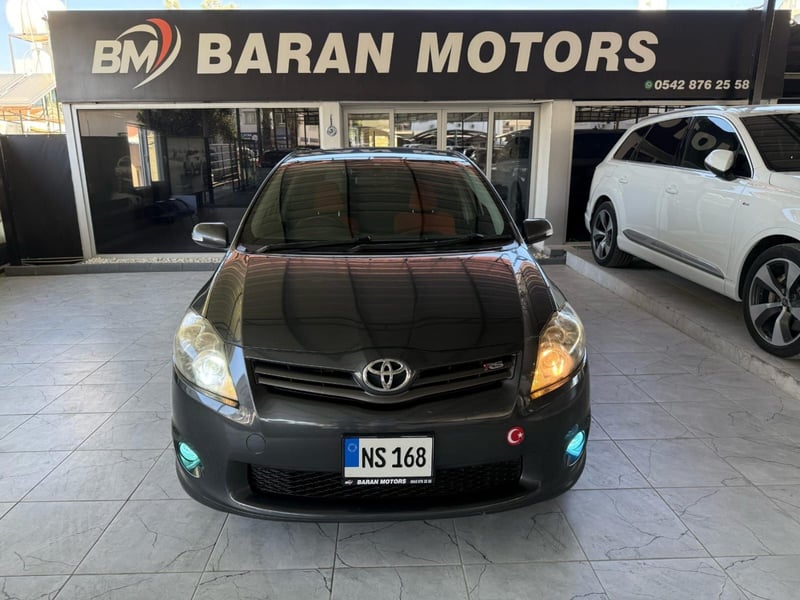 Toyota Auris — 3