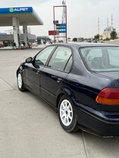 Honda Civic — 7