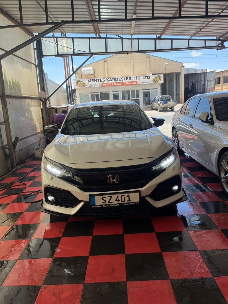 Honda Civic — 1/4