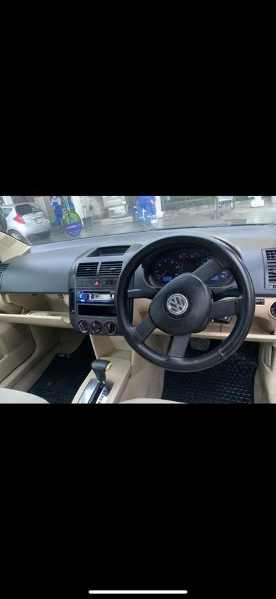 Volkswagen Polo — 2