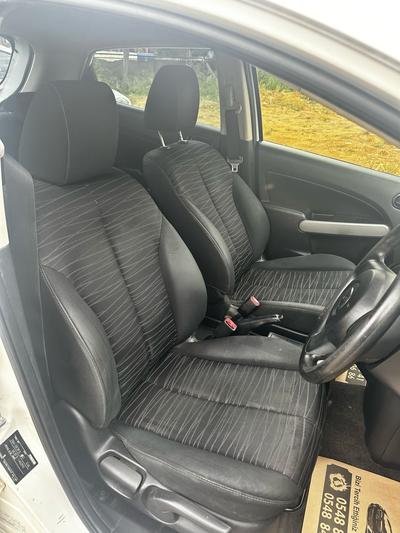 Mazda Demio — 8