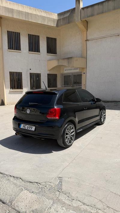 Volkswagen Polo — 1