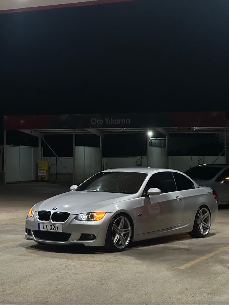 BMW 320i — 1/6