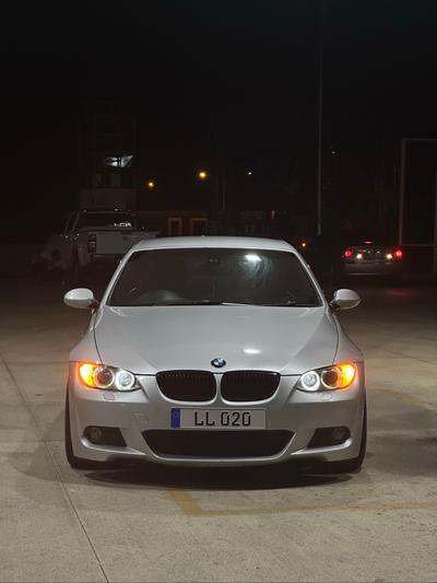 BMW 320i — 2