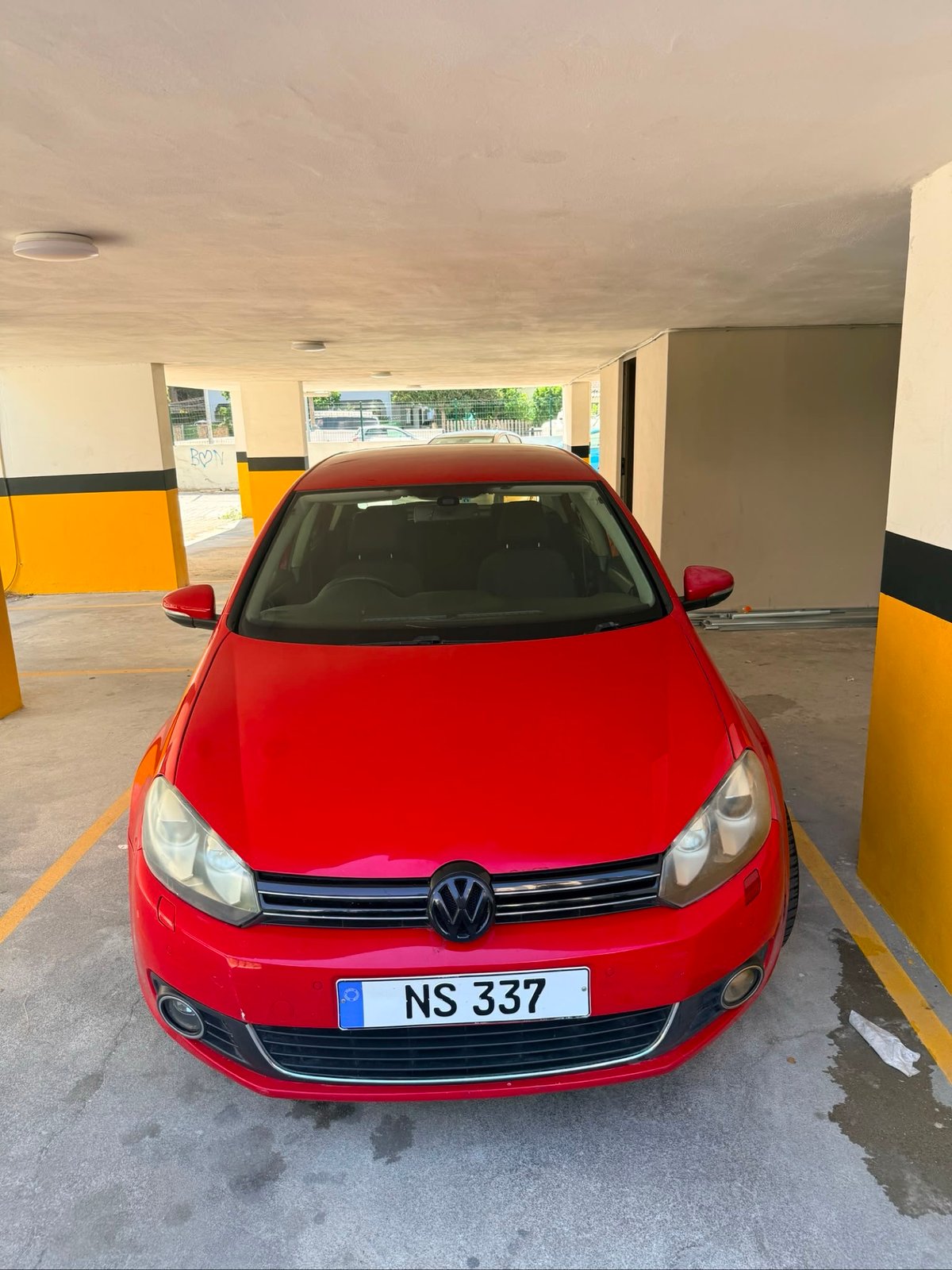 2011 Volkswagen Golf 2