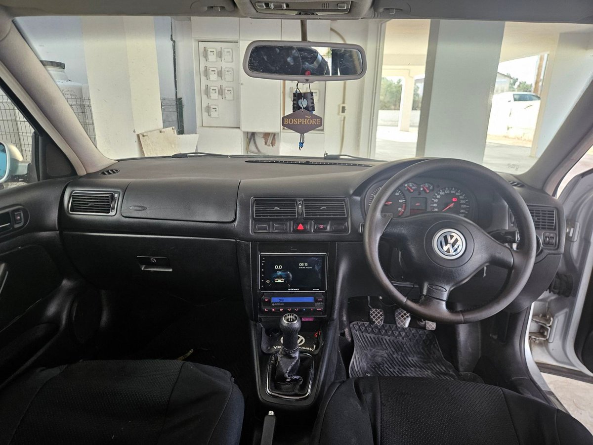 2000 Volkswagen Golf 10