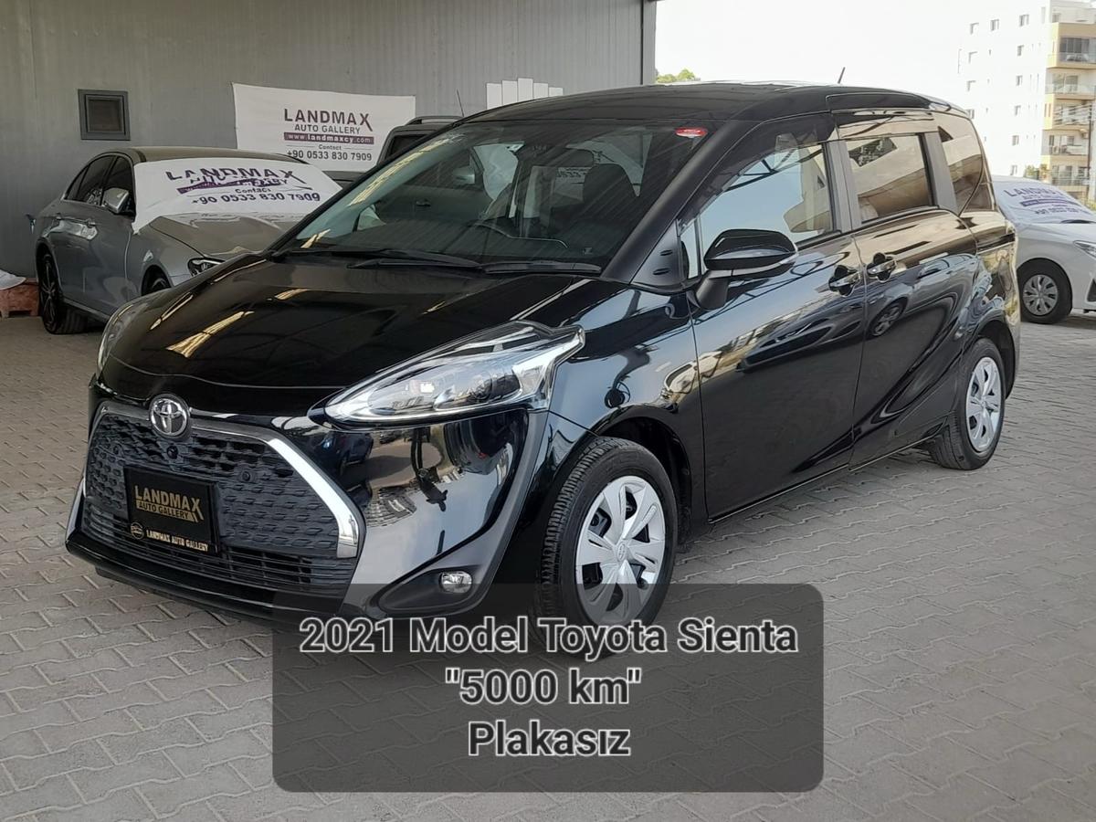 2021 Toyota Sienta 2