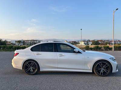 BMW 320i — 1