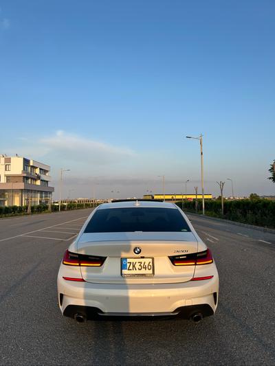 BMW 320i — 4