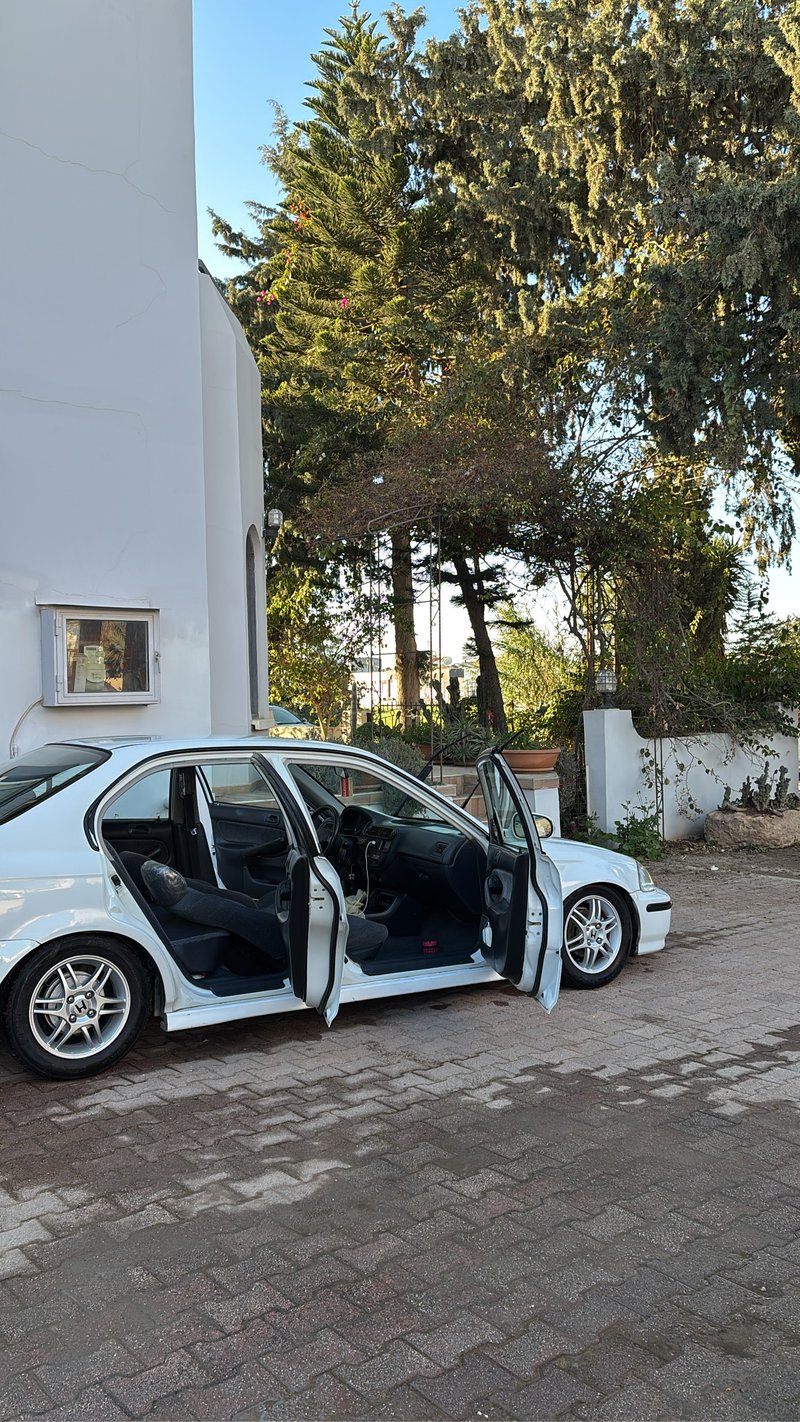 Honda Civic — 4