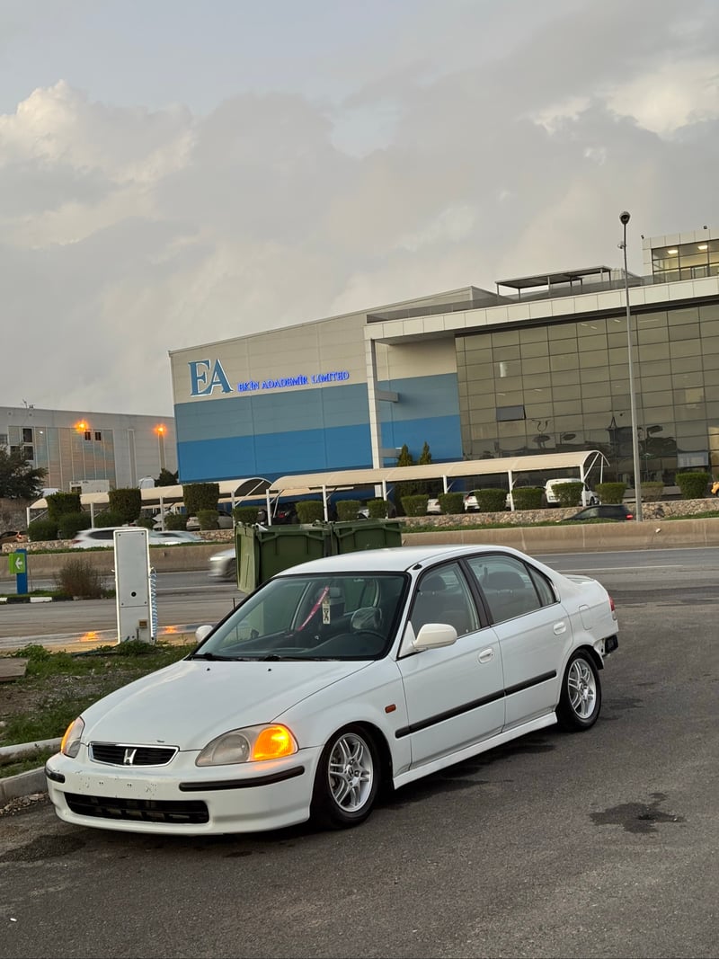 Honda Civic — 6