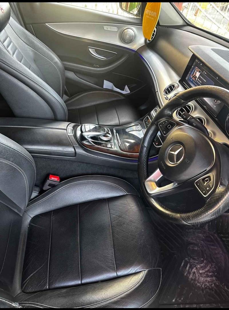 Mercedes-Benz E 220d — 1/3