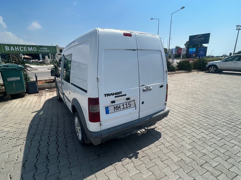 Ford Transit Connect — 4