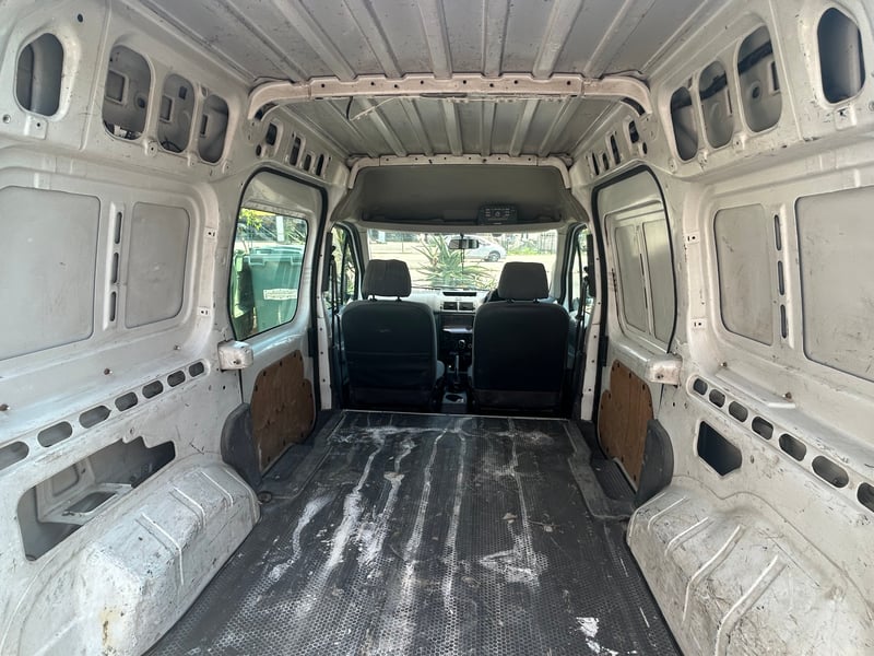 Ford Transit Connect — 6